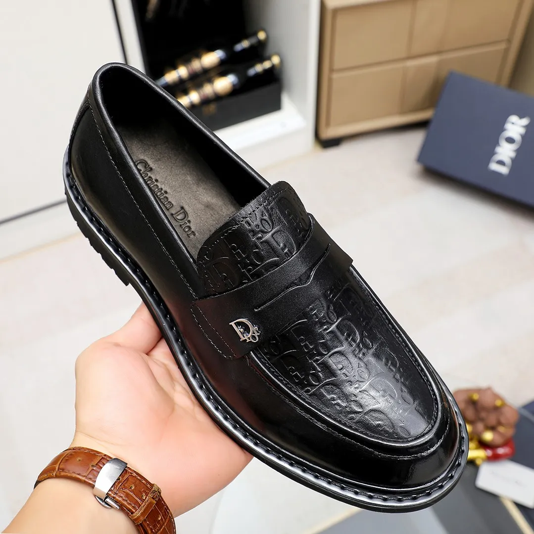 Men's shoes 💰520🕷️🕷️[Dior] Dior's new casual men's shoes are launched in Hong Kong counters. Official website 1:1 production. Italian woven cowhide + water-dyed 🐂 leather lining. Designed by European and American masters. Perfect shape to create counter quality, solid color rubber wear-resistant outsole and classic dazzling toe! Super versatile and very comfortable. High-end without losing taste, fashionable and novel! ! Absolute focus! 8 colors available! Code number 38-45……